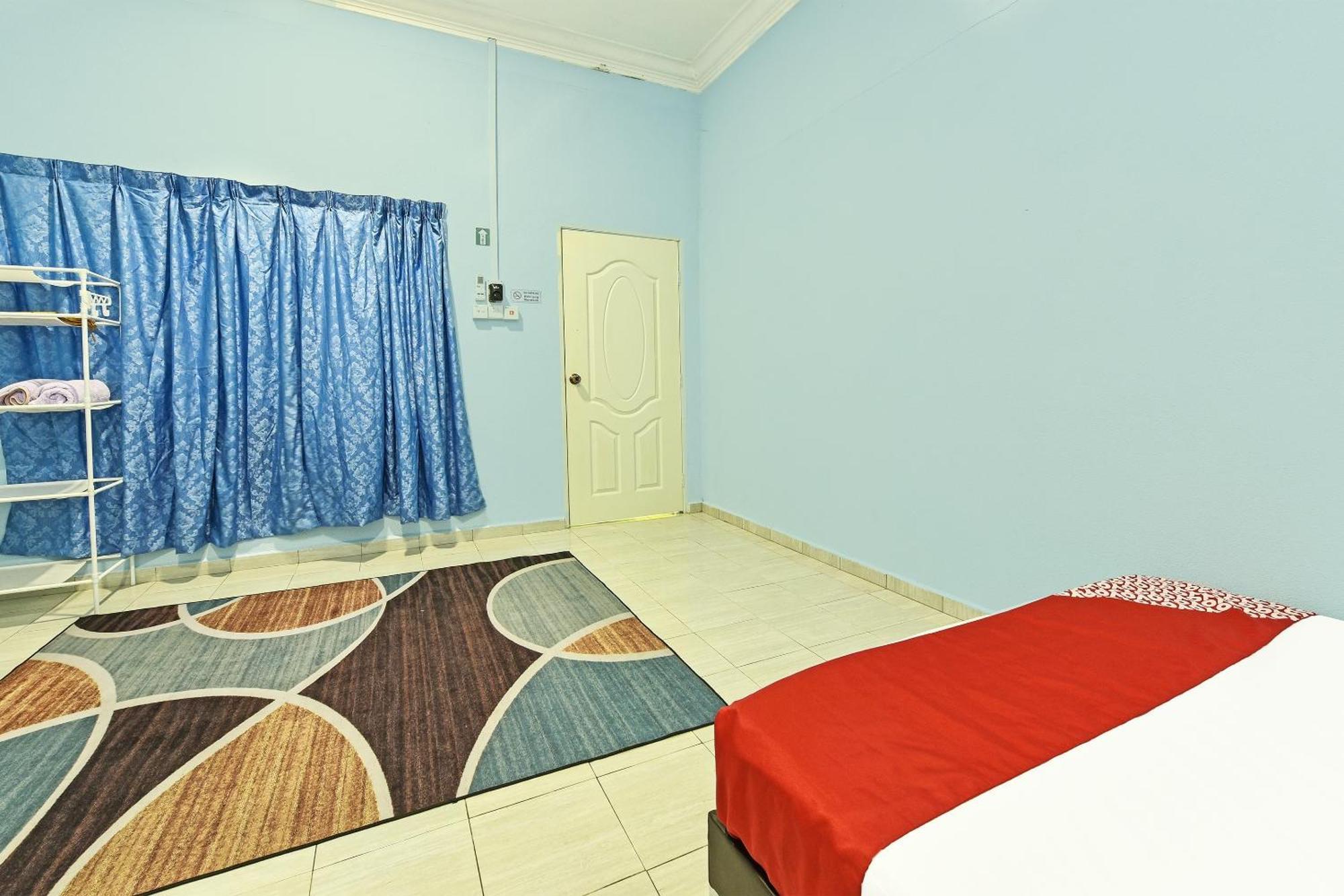 Oyo 90551 Zn Mix Homestay & Roomstay Kampung Raja Exterior photo