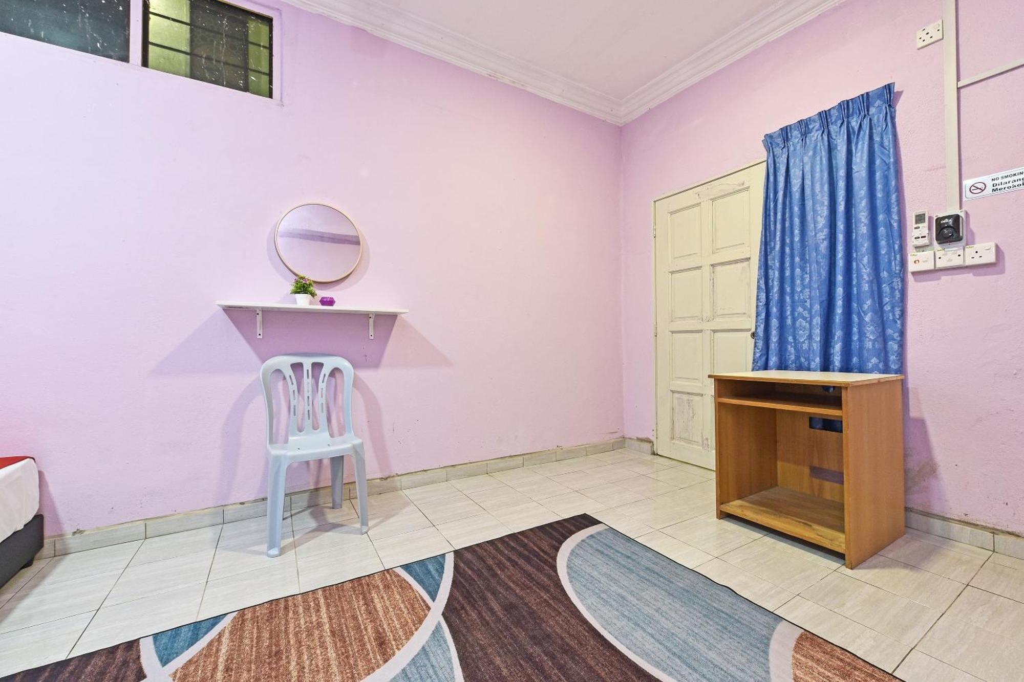 Oyo 90551 Zn Mix Homestay & Roomstay Kampung Raja Exterior photo