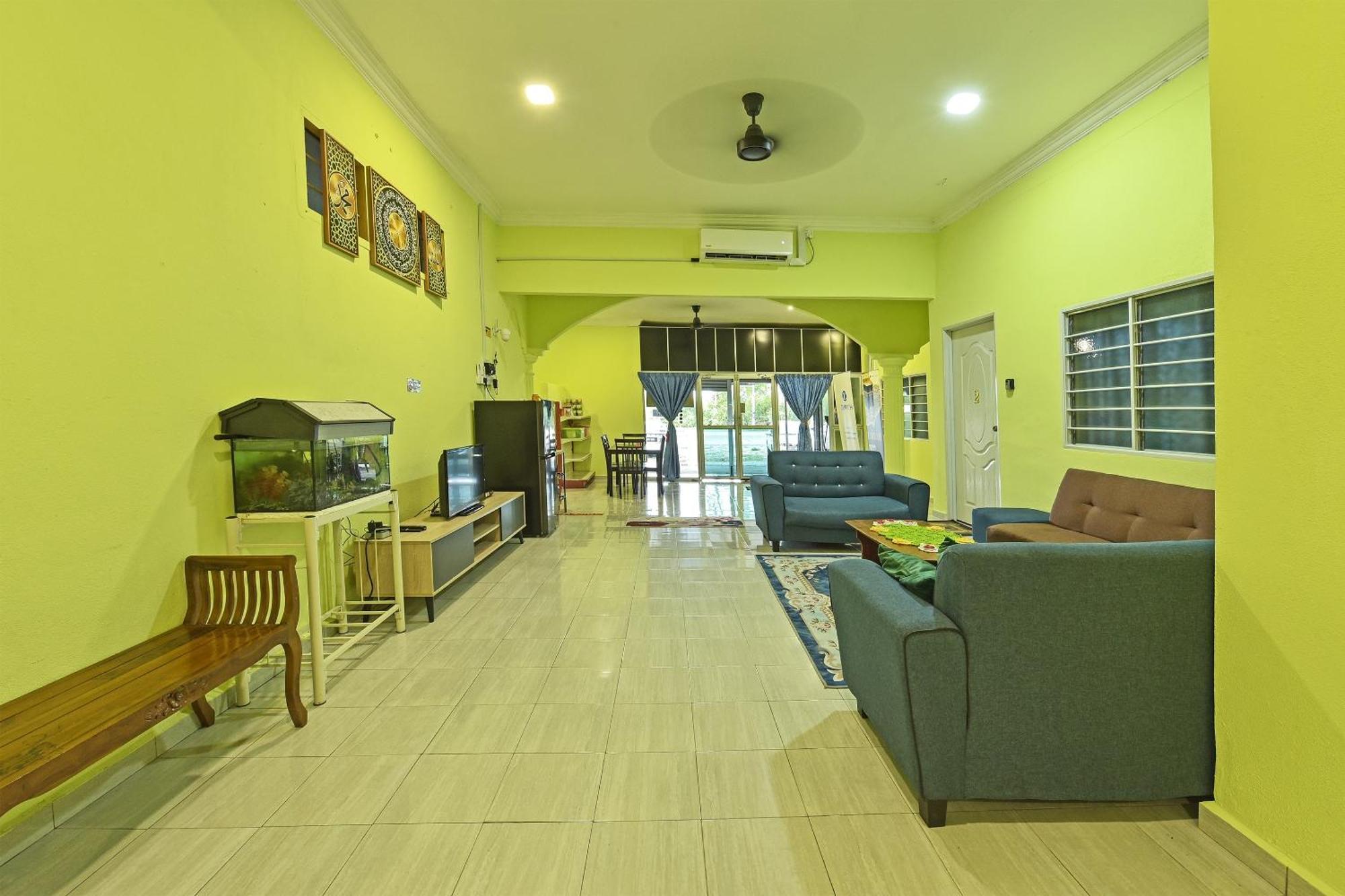 Oyo 90551 Zn Mix Homestay & Roomstay Kampung Raja Exterior photo